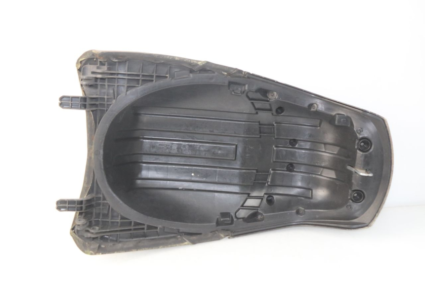 photo de REAR SEAT PEUGEOT SATELIS 300 (2012 - 2015) - Technical close-up