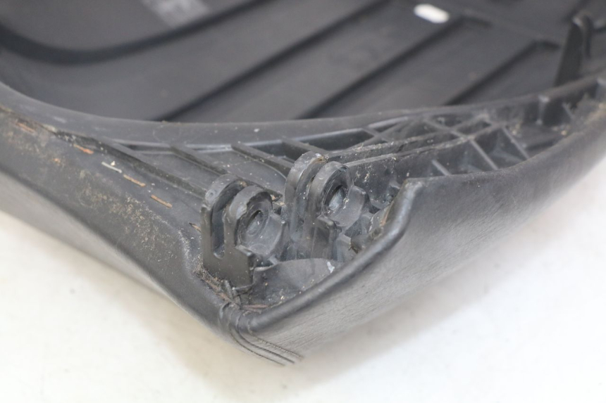 photo de REAR SEAT PEUGEOT SATELIS 125 (2010 - 2012) - Alternative perspective