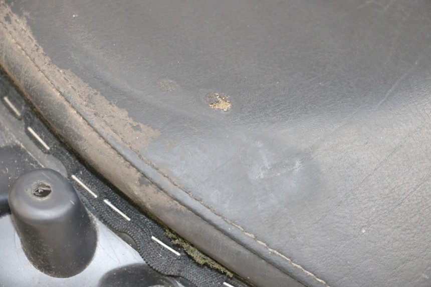 photo de REAR SEAT PEUGEOT SATELIS 125 (2010 - 2012) - Fixing points details