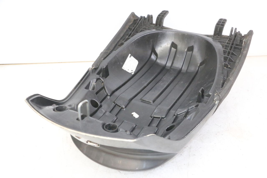 photo de REAR SEAT PEUGEOT SATELIS 125 (2013 - 2018) - Alternative perspective