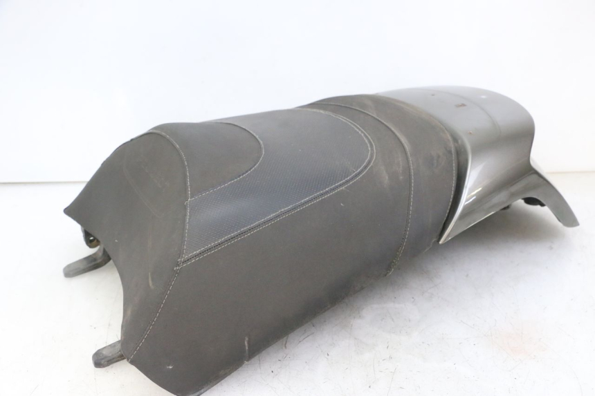 photo de REAR SEAT PEUGEOT SATELIS 125 (2013 - 2018) - High-resolution close-up