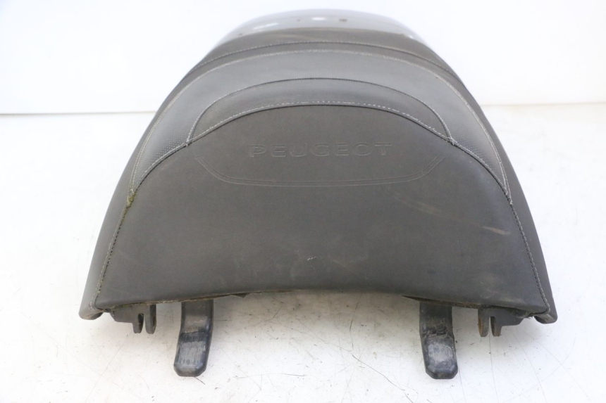 photo de REAR SEAT PEUGEOT SATELIS 125 (2013 - 2018) - Detailed visual inspection