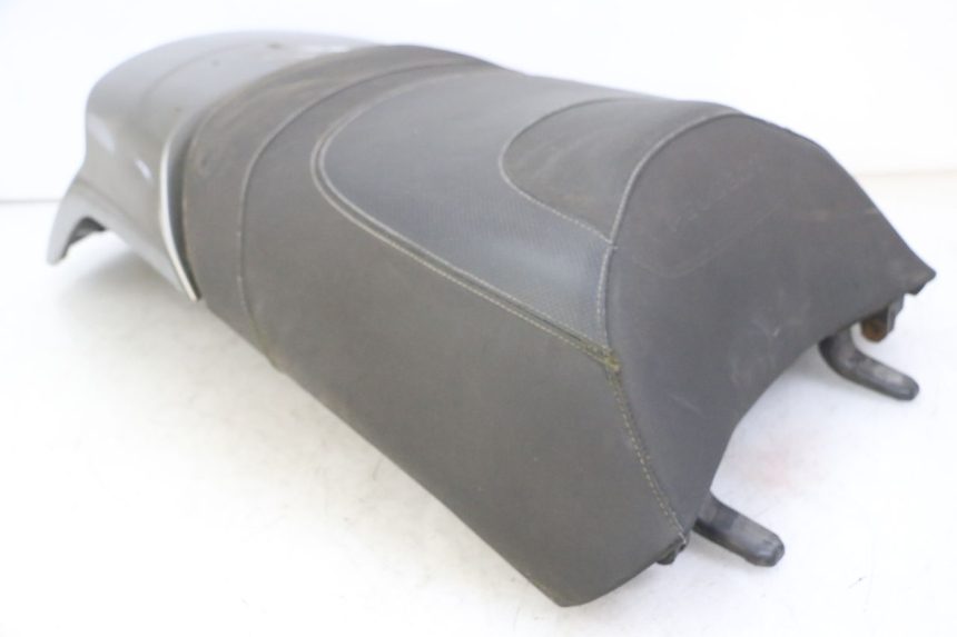 photo de REAR SEAT PEUGEOT SATELIS 125 (2013 - 2018) - Focus on structure