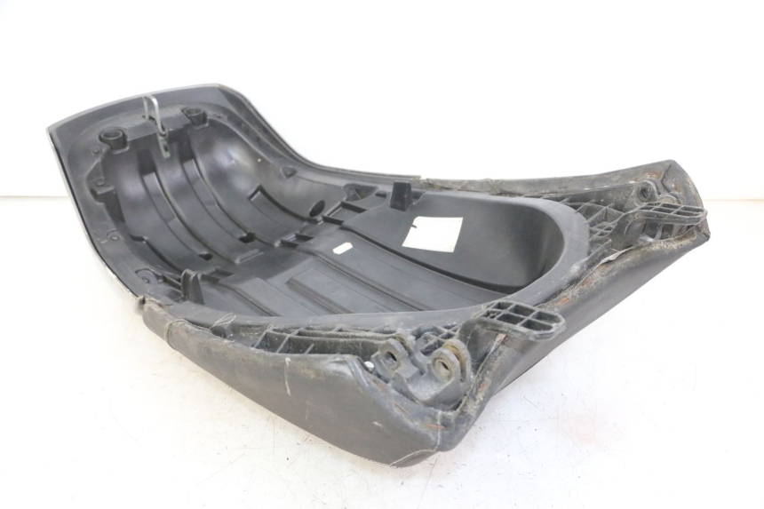 photo de REAR SEAT PEUGEOT SATELIS 125 (2013 - 2018) - Alternative perspective