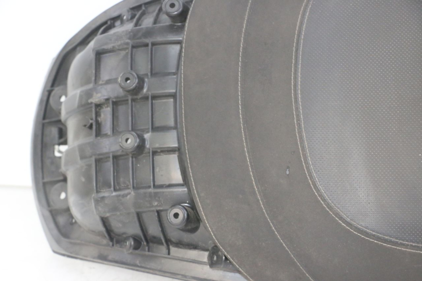 photo de REAR SEAT PEUGEOT SATELIS 125 (2013 - 2018) - Component zoom