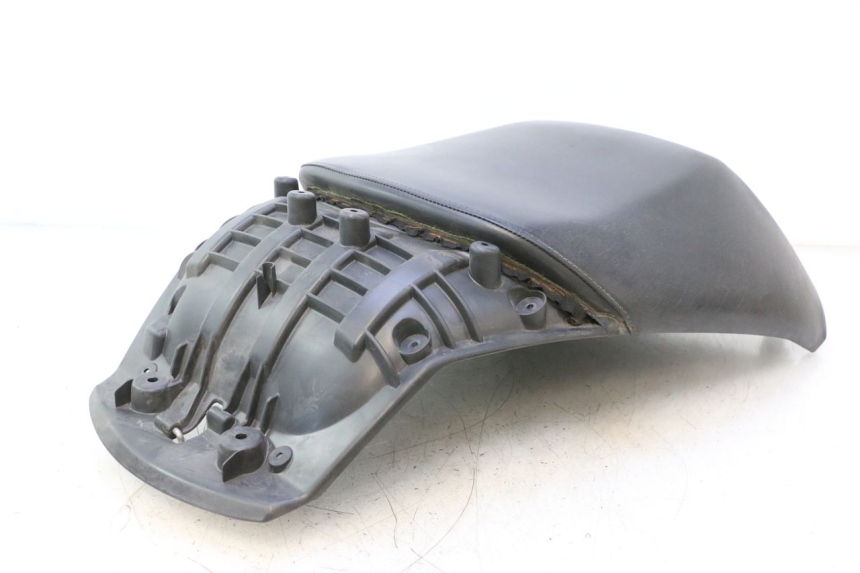 photo de REAR SEAT PEUGEOT SATELIS 125 (2006 - 2009) - Markings and original references