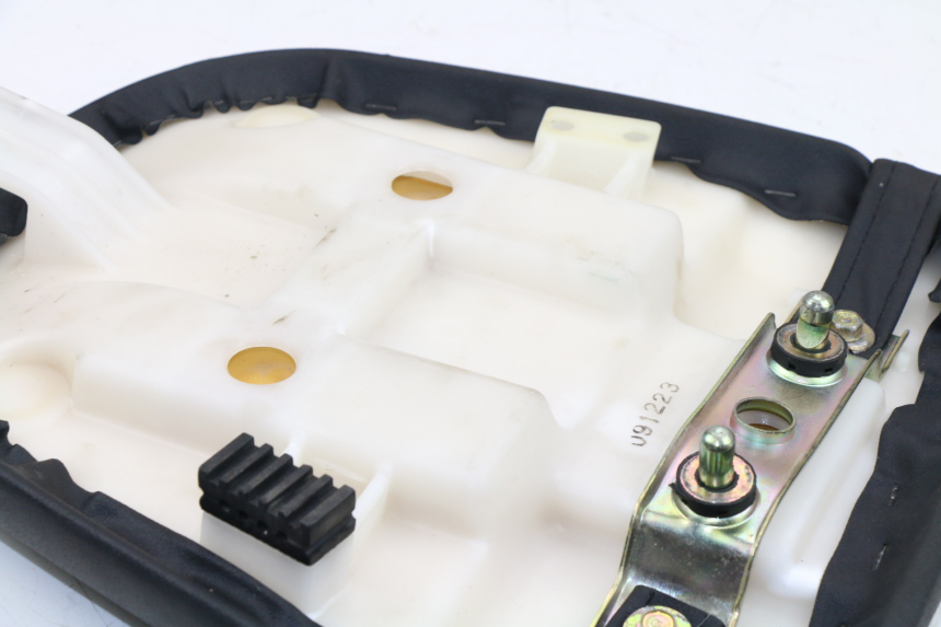 photo de REAR SEAT SUZUKI GSX R 750 (1996 - 2000) - Component detail