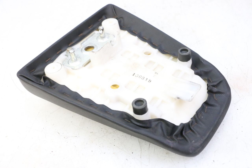 photo de REAR SEAT SUZUKI SV S 650 (2003 - 2009) - Alternative perspective