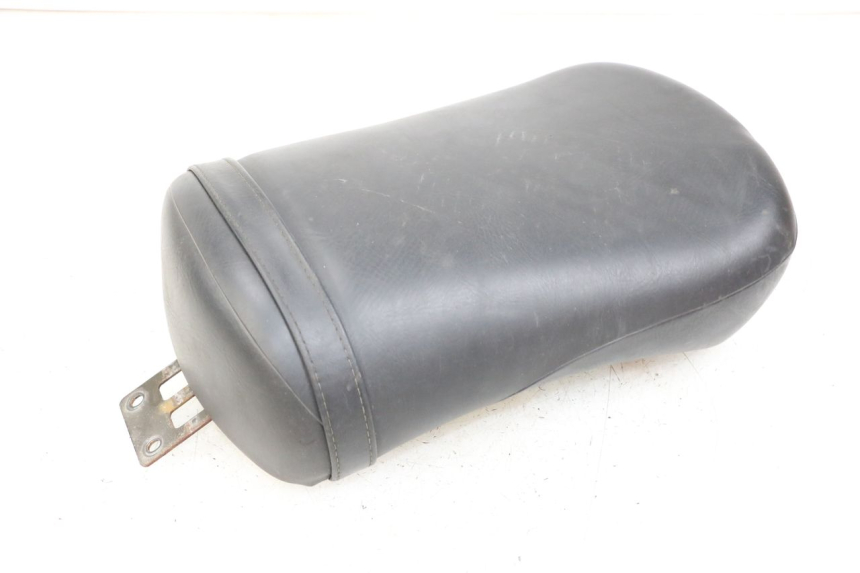 photo de REAR SEAT SUZUKI VL INTRUDER 125 (2004 - 2007) - Distinctive features