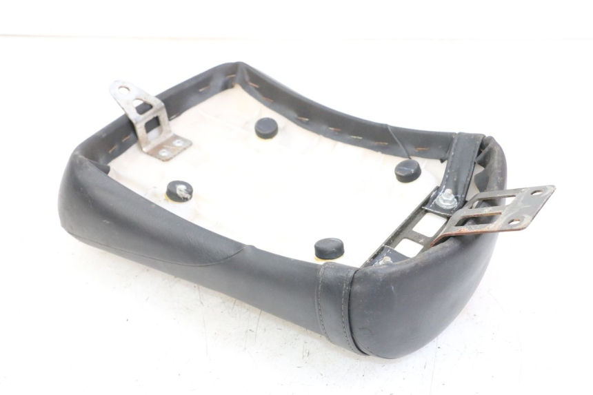 photo de REAR SEAT SUZUKI VL INTRUDER 125 (2004 - 2007) - Fixing points details