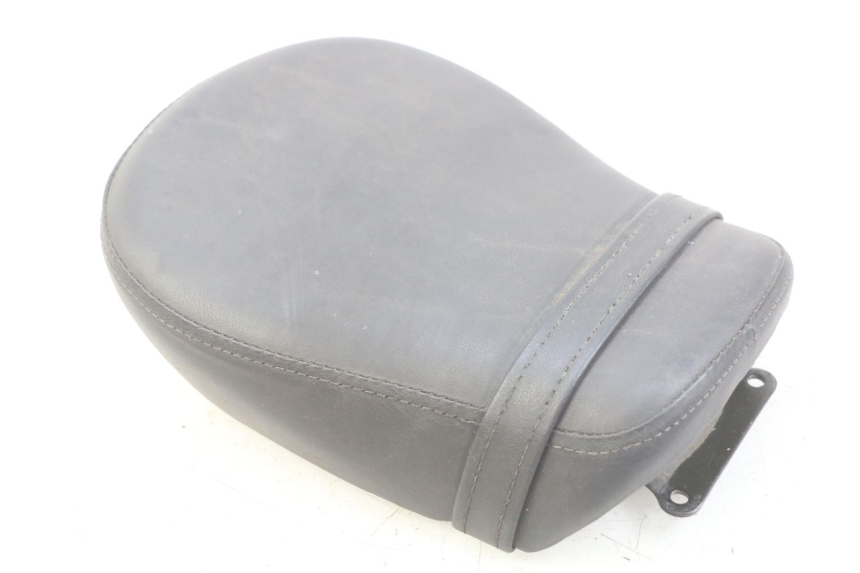 photo de REAR SEAT HONDA VT C SHADOW 125 (1999 - 2007) - Fixing points details