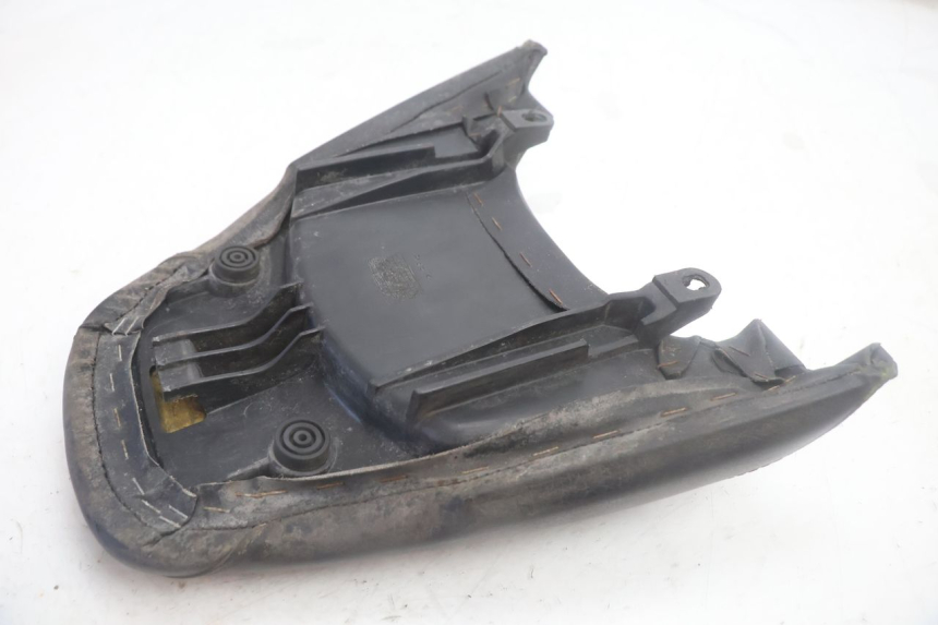 photo de REAR SEAT YAMAHA YP MAJESTY 125 (2002 - 2006) - Fixing points details