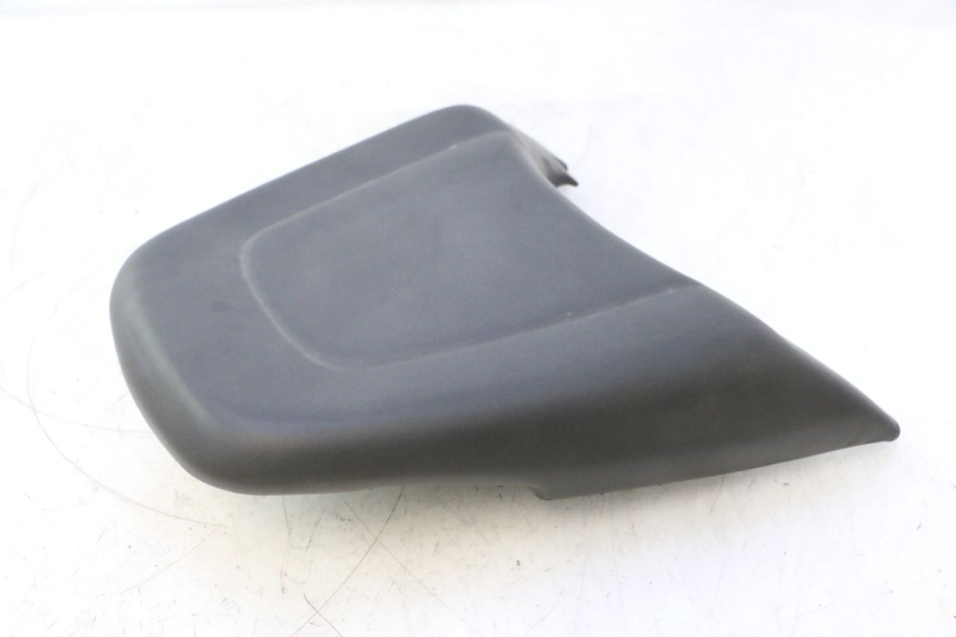 photo de REAR SEAT YAMAHA YP MAJESTY 125 (2002 - 2006) - Fixing points details