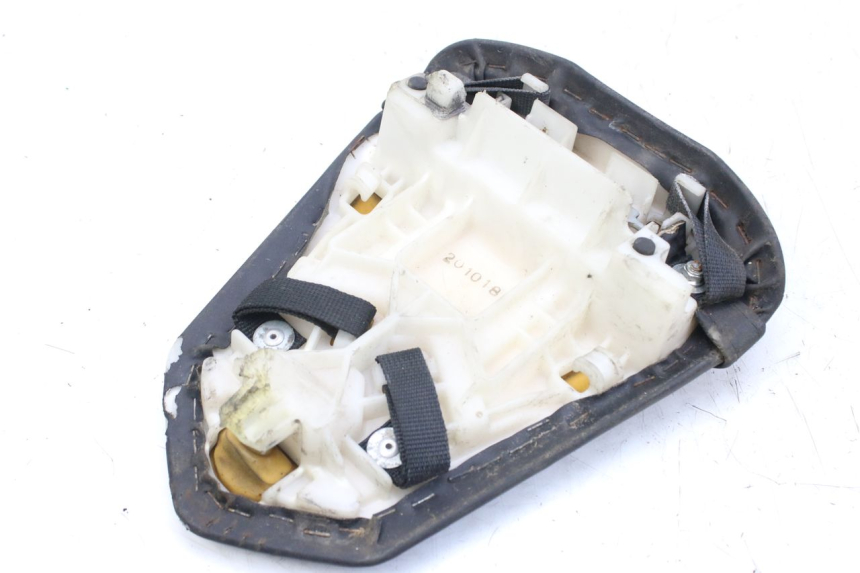 photo de REAR SEAT YAMAHA YZF R1 1000 (2007 - 2008) - Alternative perspective