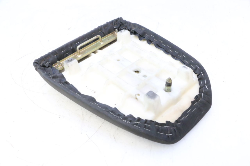 photo de REAR SEAT KAWASAKI ZX-6R ZX6R 600 (1995 - 1997) - Alternative perspective