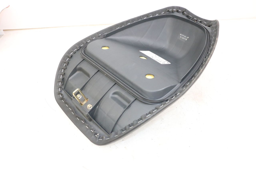 photo de FRONT SEAT DAELIM A-FOUR 2T 50 (2005 - 2012) - Fixing points details