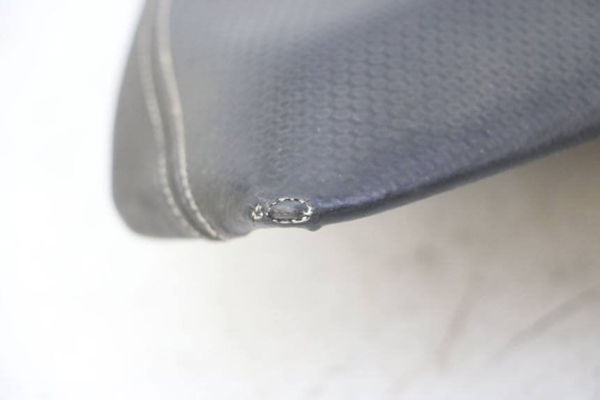 photo de FRONT SEAT YAMAHA AEROX NAKED 2T 50 (2013 - 2017) - Surface and material condition