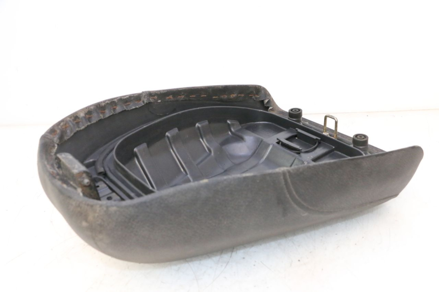 photo de FRONT SEAT KYMCO AGILITY 4T 10" 50 (2005 - 2018) - Surface and material condition