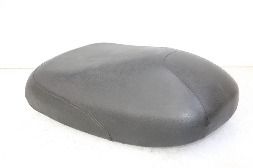 photo de FRONT SEAT KYMCO AGILITY 4T 50 (2005 - 2018) - Fixing points details