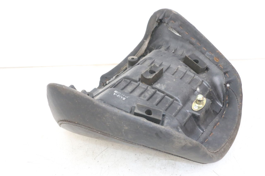 photo de FRONT SEAT HYOSUNG GV AQUILA 125 (2000 - 2009) - Zoom on usage condition