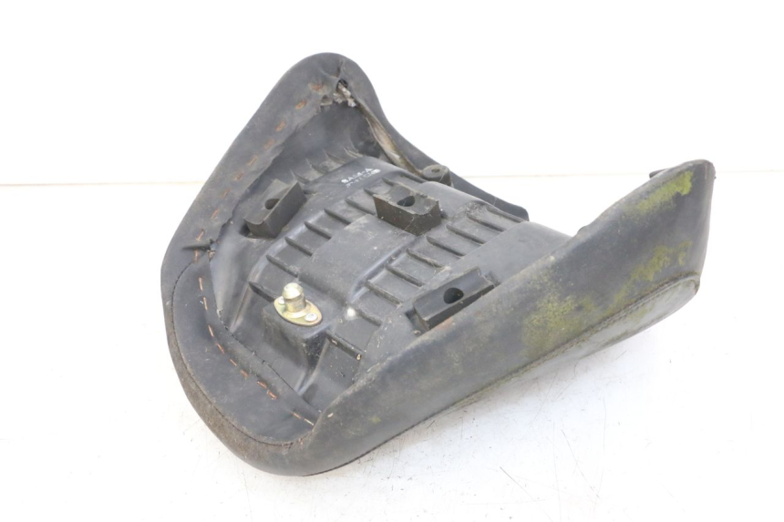 photo de FRONT SEAT HYOSUNG GV AQUILA 125 (2000 - 2009) - Alternative perspective