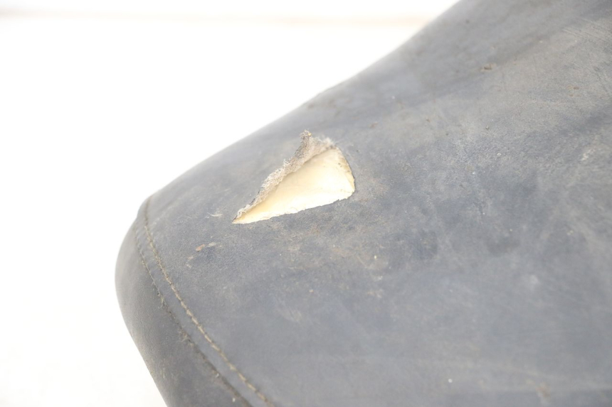 photo de FRONT SEAT HYOSUNG GV AQUILA 125 (2000 - 2009) - Markings and original references