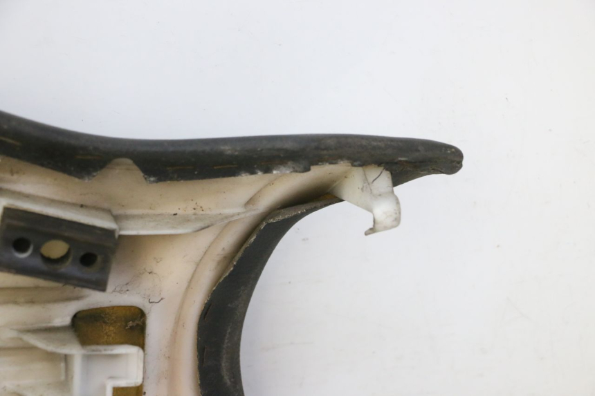 photo de FRONT SEAT HONDA CBF 125 (2009 - 2015) - Technical close-up