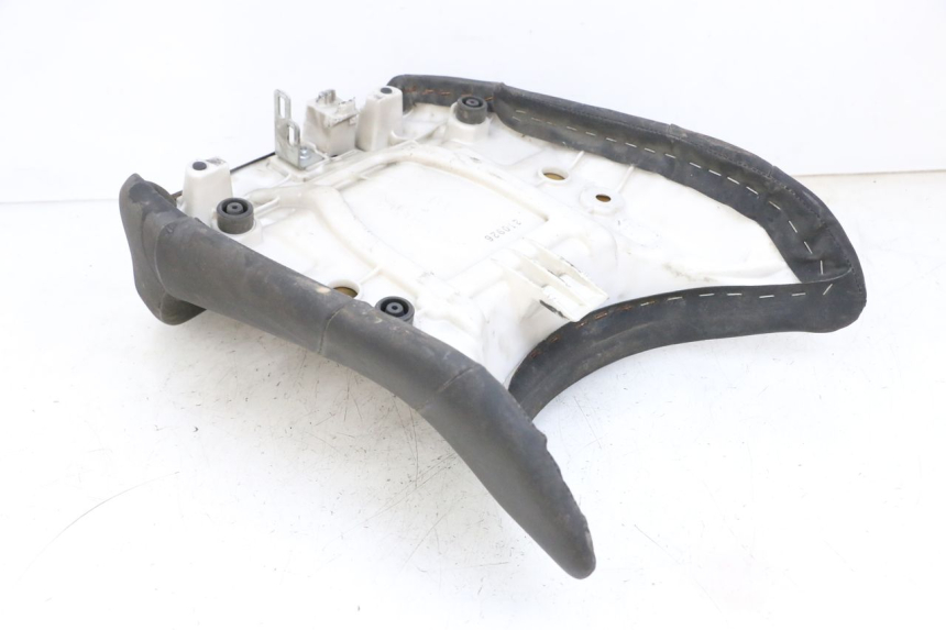 photo de FRONT SEAT YAMAHA FJR ABS 1300 (2006 - 2012) - Component detail