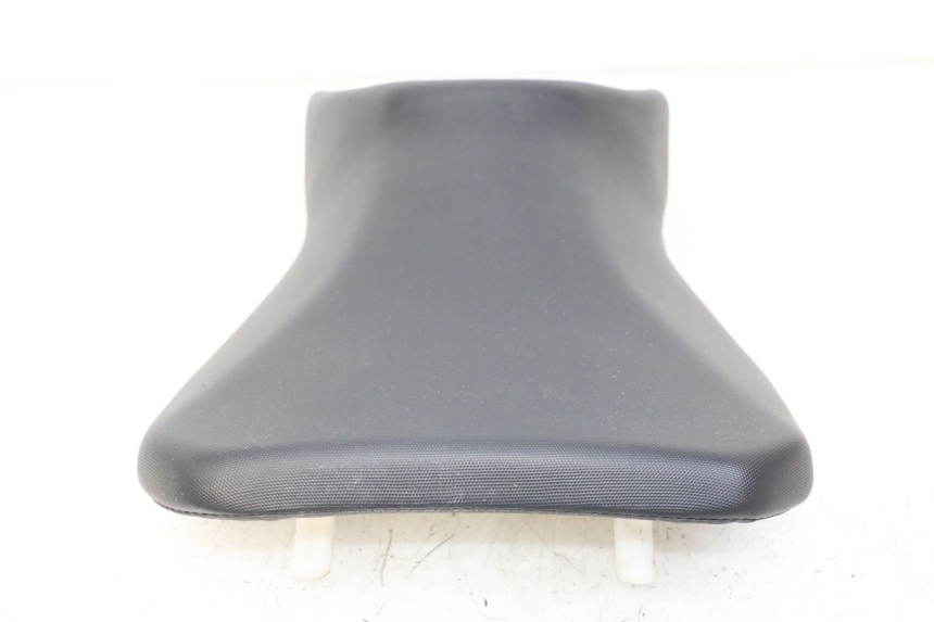 photo de FRONT SEAT SUZUKI GSR 750 (2011 - 2017) - Fixing points details