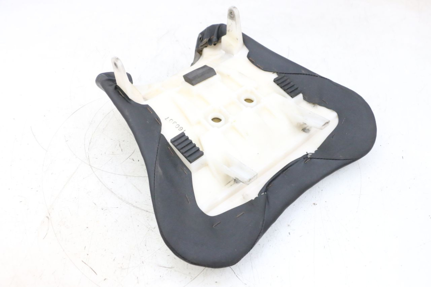 photo de FRONT SEAT SUZUKI GSXR GSX-R 1000 (2003 - 2004) - Alternative perspective