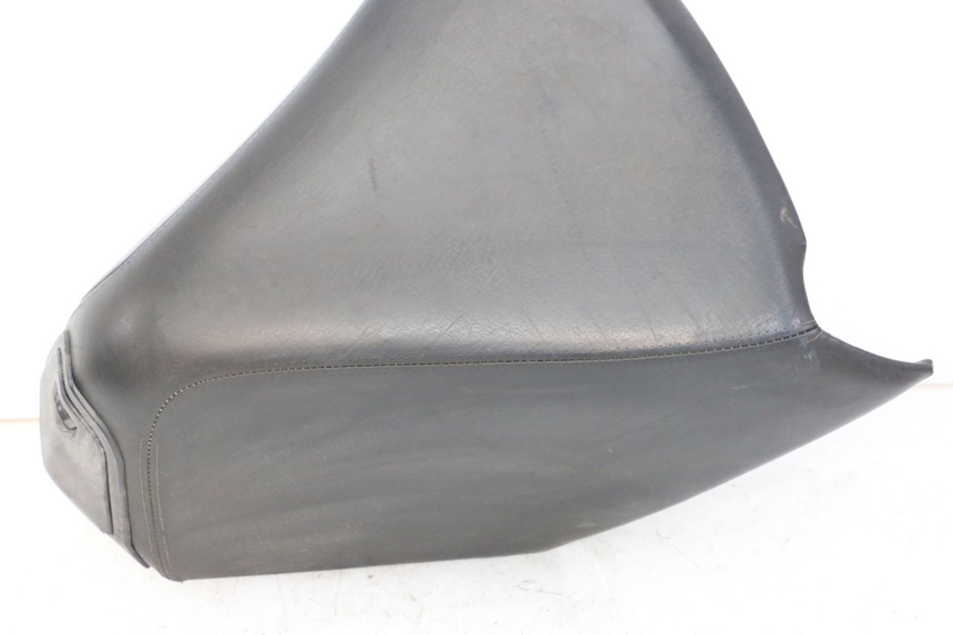 photo de FRONT SEAT PEUGEOT SATELIS COMPRESSOR K15 125 (2006 - 2009) - Markings and original references