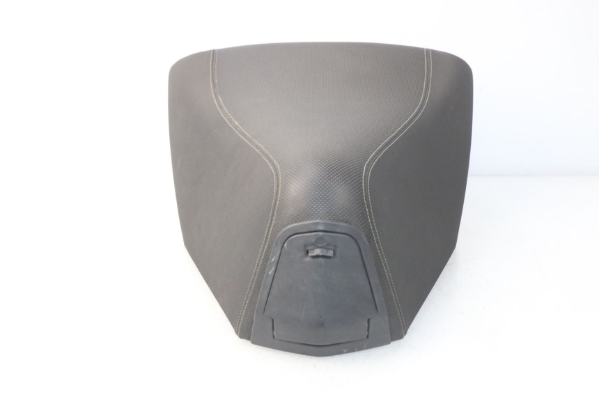 photo de FRONT SEAT PEUGEOT SATELIS 300 (2012 - 2015) - Surface and material condition