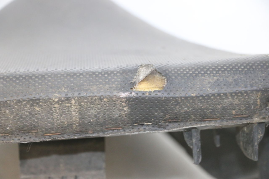 photo de FRONT SEAT PEUGEOT SATELIS 125 (2013 - 2018) - Distinctive features