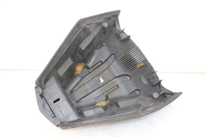 photo de FRONT SEAT PEUGEOT SATELIS 125 (2013 - 2018) - Zoom on usage condition