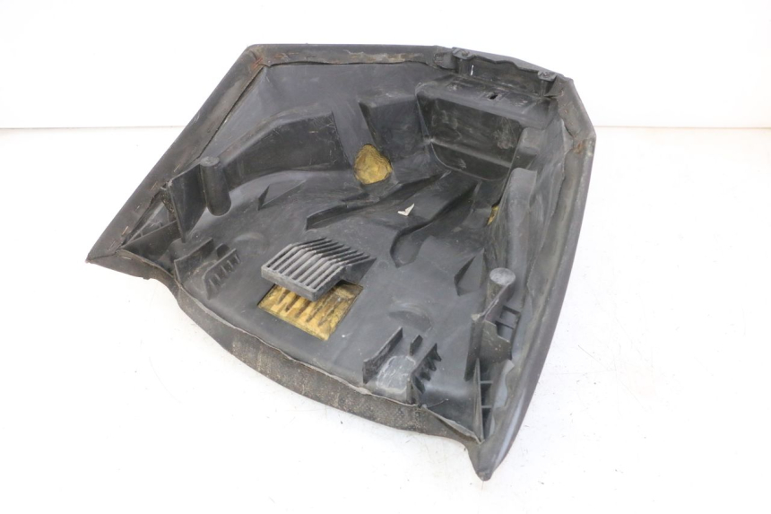 photo de FRONT SEAT PEUGEOT SATELIS 125 (2013 - 2018) - Fixing points details