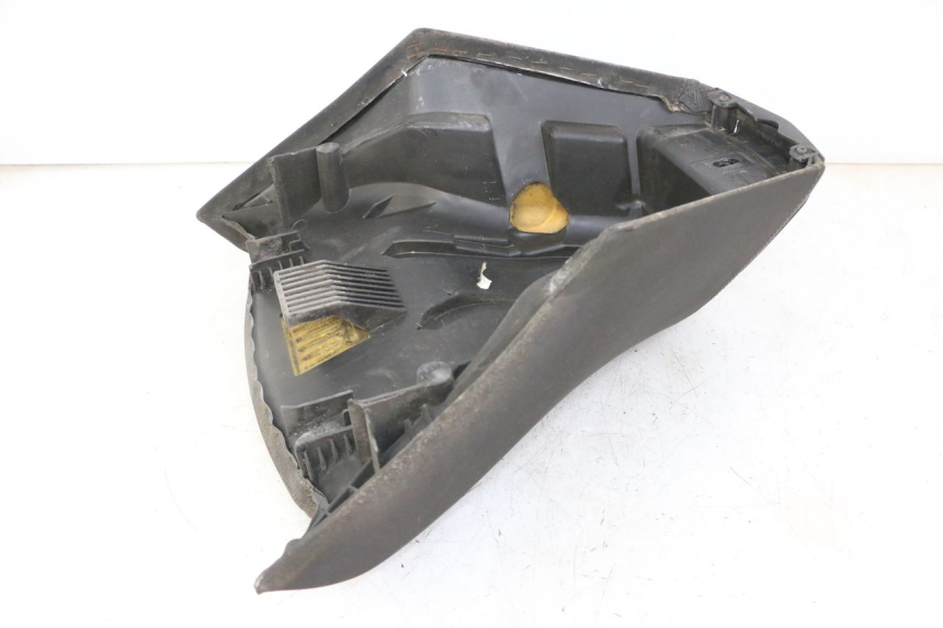 photo de FRONT SEAT PEUGEOT SATELIS 125 (2013 - 2018) - Zoom on usage condition