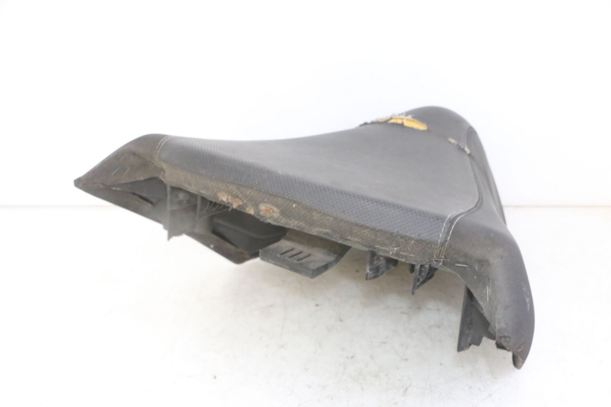 photo de FRONT SEAT PEUGEOT SATELIS 125 (2013 - 2018) - Surface and material condition