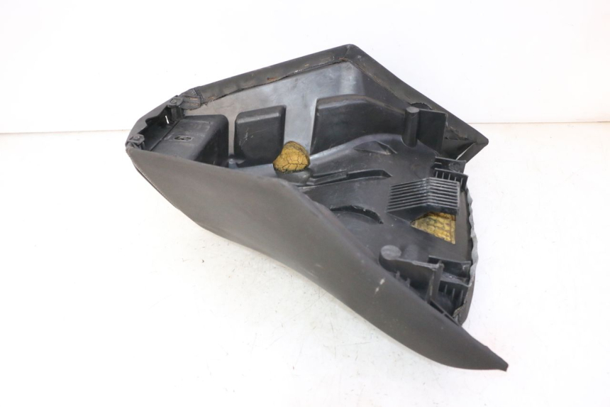 photo de FRONT SEAT PEUGEOT SATELIS 125 (2010 - 2012) - Technical close-up