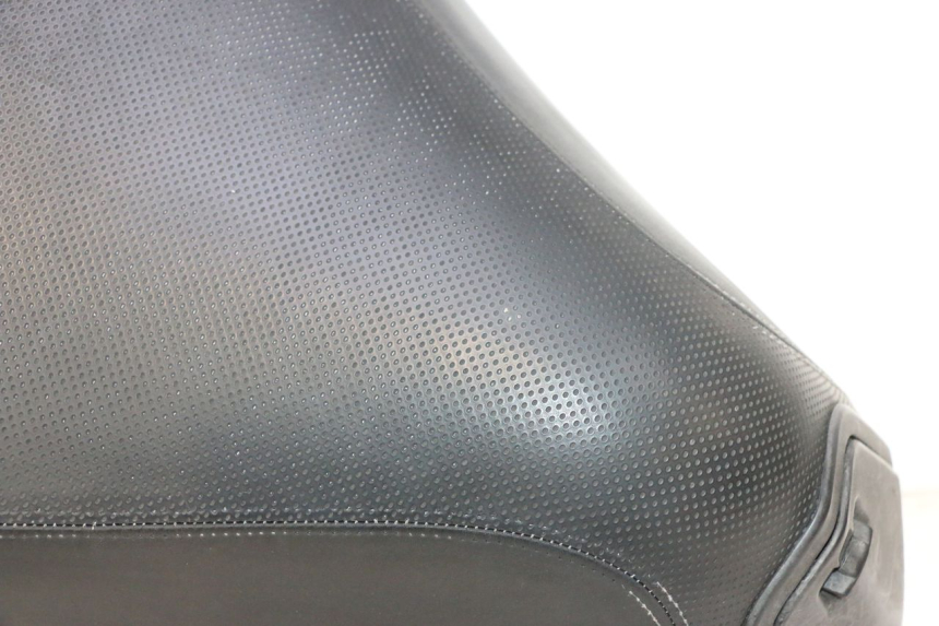 photo de FRONT SEAT PEUGEOT SATELIS 125 (2013 - 2018) - Markings and original references