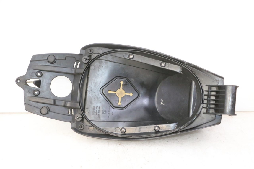 photo de FRONT SEAT APRILIA SR R 2T LC 50 (2018 - 2021) - Fixing points details