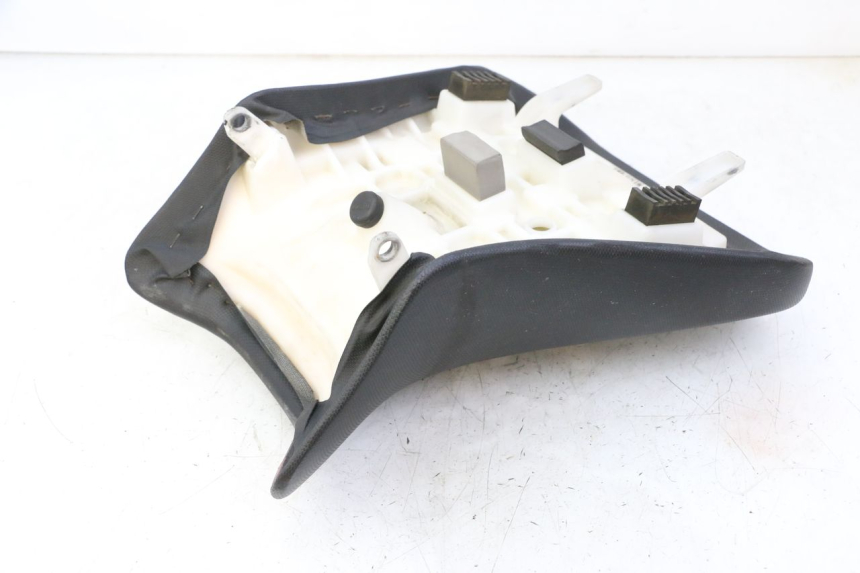 photo de FRONT SEAT SUZUKI SV S 650 (2003 - 2009) - Checked used part