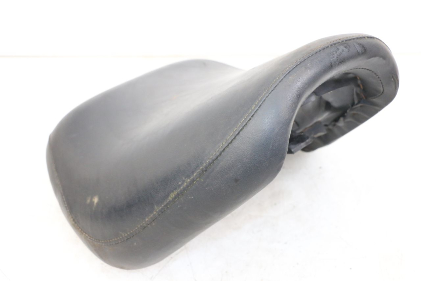 photo de FRONT SEAT DAELIM VL DAYSTAR 125 (2000 - 2011) - High-resolution close-up