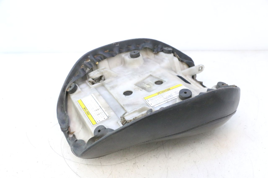 photo de FRONT SEAT YAMAHA XV VIRAGO 535 (1988 - 2004) - Fixing points details