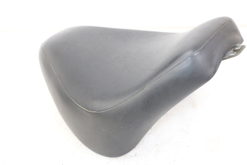 photo de FRONT SEAT YAMAHA XVS DRAG STAR DRAGSTAR 650 (1997 - 2007) - Fixing points details
