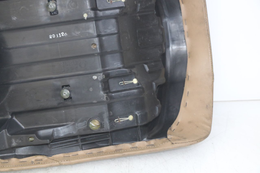 photo de FRONT SEAT YAMAHA YP MAJESTY 400 (2004 - 2008) - Distinctive features