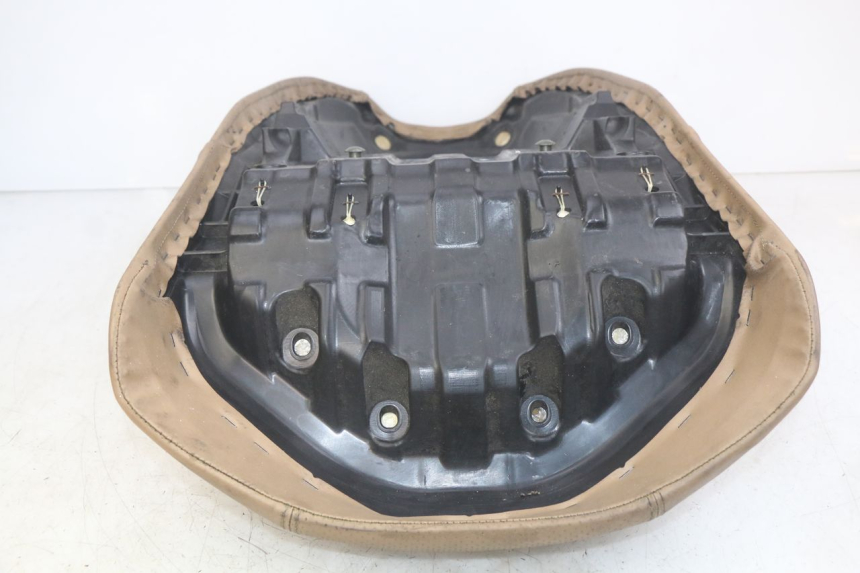 photo de FRONT SEAT YAMAHA YP MAJESTY 400 (2004 - 2008) - Surface and material condition