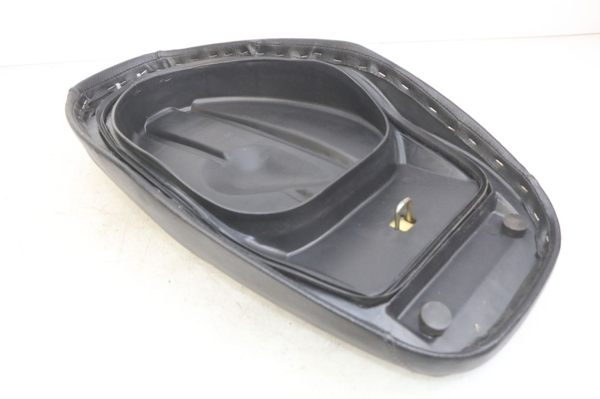 photo de SEAT BAOTIAN BT 49 QT-9 50 (2006 - 2010) - Fixing points details