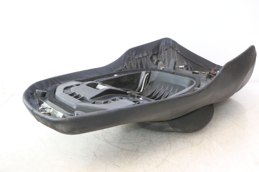 photo de SEAT SUZUKI BURGMAN EXECUTIVE ABS 650 (2006 - 2012) - Markings and original references