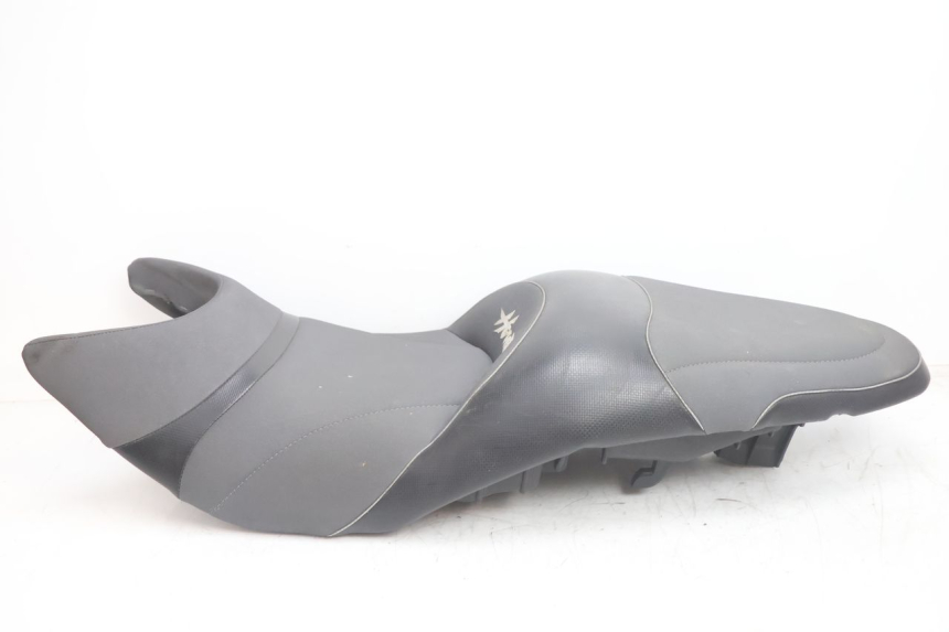 photo de SEAT HONDA CB F HORNET 600 (2005 - 2006) - Distinctive features