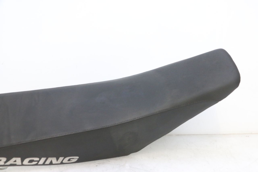 photo de SEAT HM HONDA CRM DERAPAGE RR 50 (2006 - 2017) - High-resolution close-up